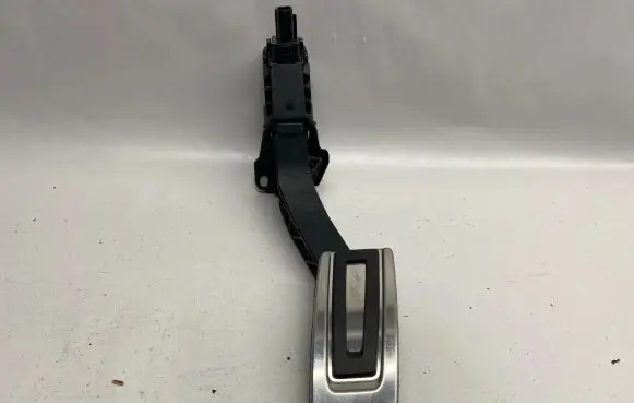 Audi Q3 F3 Accelerator throttle pedal 5Q2723503