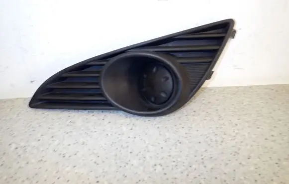 Suzuki Splash Front fog light trim/grill SPLASHZASLLEPPKA