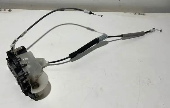 Citroen C5 Aircross Front door lock 279625