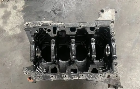 Renault Master III Engine block M9T716