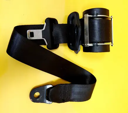Rear seatbelt