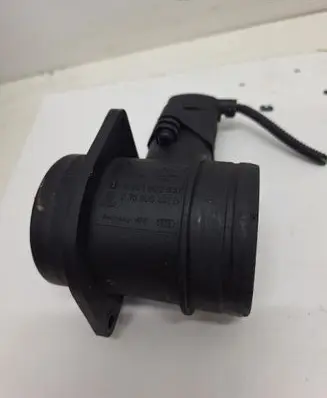 Volkswagen Touran I Mass air flow meter