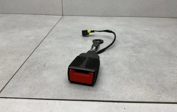 Opel Mokka B Front seatbelt buckle 9834687280