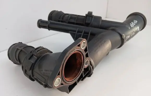 Volkswagen PASSAT B8 Engine coolant pipe/hose 04L121026F 04L121071E PA66GF30