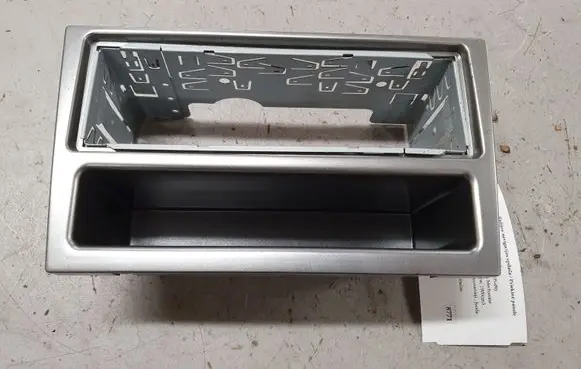 Opel Vectra C Radio/GPS head unit trim 2812302501
