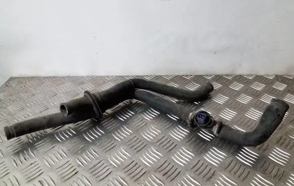 Audi A6 S6 C4 4A Engine coolant pipe/hose 4A0819371C