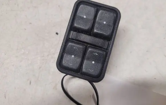 Opel Zafira A Electric window control switch 13363401 90561086