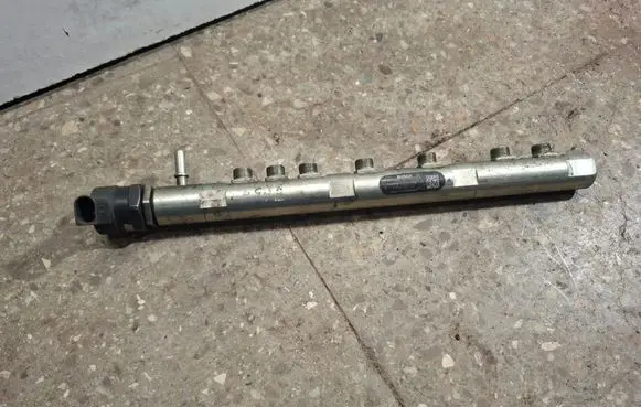 BMW 7 E65 E66 Fuel main line pipe 7792492 779249204
