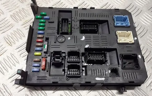 Citroen C5 Fuse box set 9661940180
