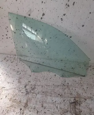 Mercedes-Benz ML W166 Front door window glass four-door
