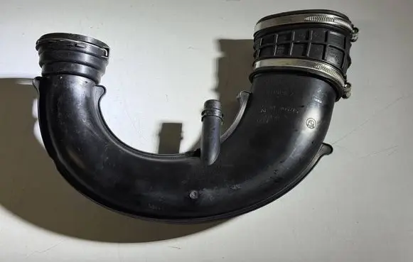 BMW 7 G11 G12 Air intake hose/pipe 72336170