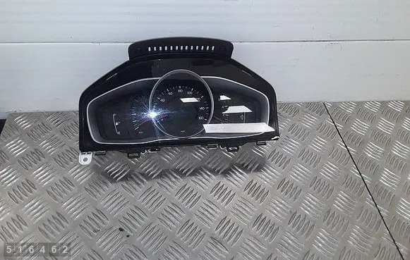 Volvo V60 Speedometer (instrument cluster) 799310u