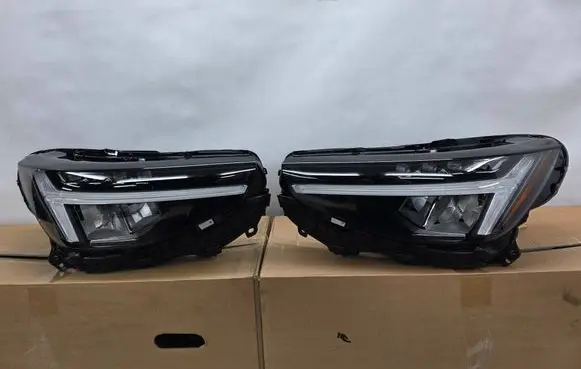 Volvo XC40 Headlight/headlamp 32293767 32293768
