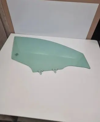 Nissan Qashqai Front door window glass four-door 43R001582 E000199
