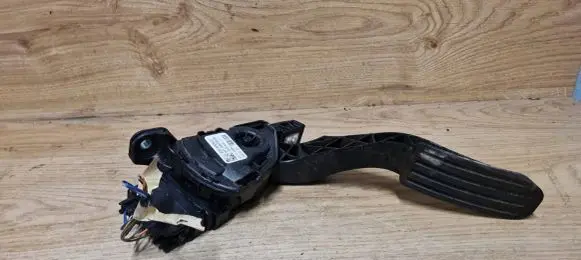 Volvo S80 Accelerator throttle pedal 6G929F836DD