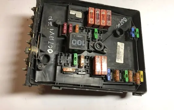 Skoda Octavia Mk2 (1Z) Fuse module 0534178614E 1B1500705 1B15007054428