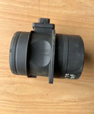 Volkswagen Golf VI Mass air flow meter F00C2G8010