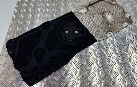 BMW 2 G42 Engine splash shield/under tray 7428177