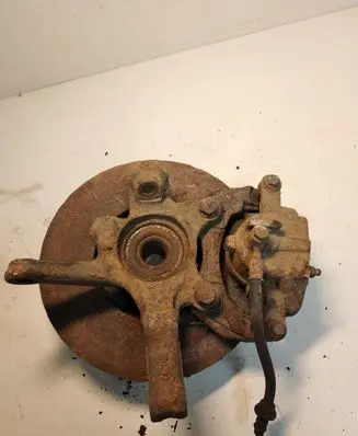 Nissan Almera N16 Front wheel hub