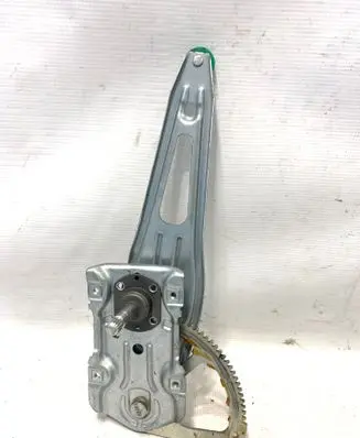 Rear door manual window regulator