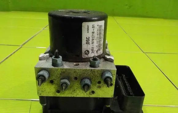 BMW 1 F20 F21 ABS Pump 6791719 10AB8