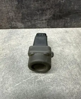 Volkswagen Touran I Fuel cut-off switch WQT100030 35910504601