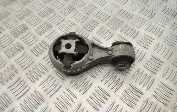 Nissan Qashqai Engine mount bracket