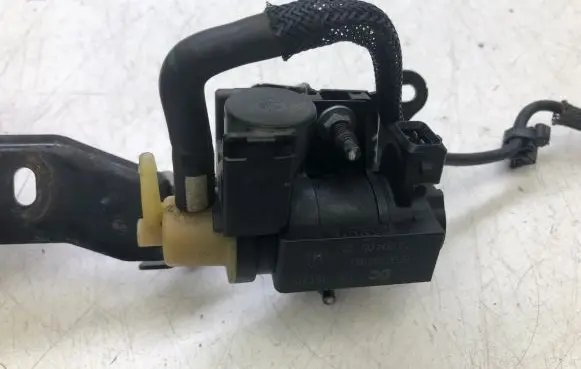 Nissan X-Trail T32 Turbo solenoid valve 8200790180 70181405
