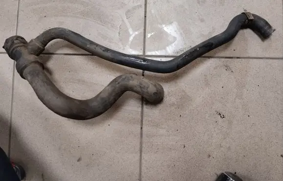 Audi A4 S4 B5 8D Engine coolant pipe/hose