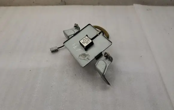 Toyota Corolla Verso AR10 Aerial GPS antenna 8686064010