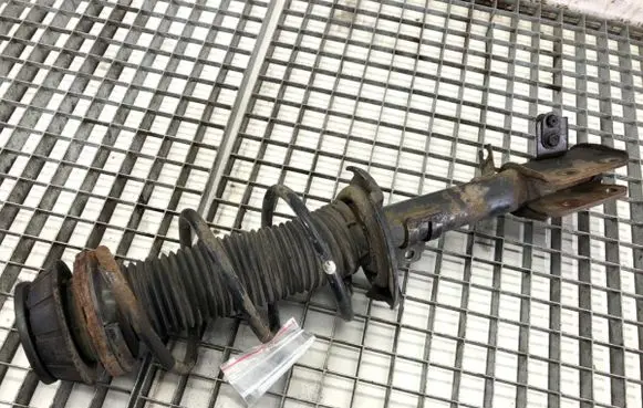 Suzuki Swift II Front shock absorber/damper 41601-68L00