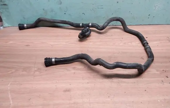 BMW 5 E60 E61 Engine coolant pipe/hose