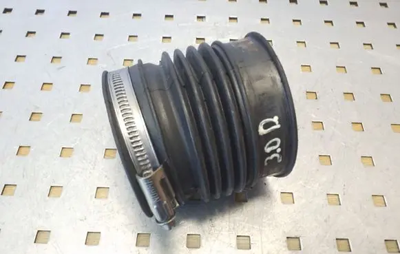 Jeep Grand Cherokee (WK) Air intake hose/pipe