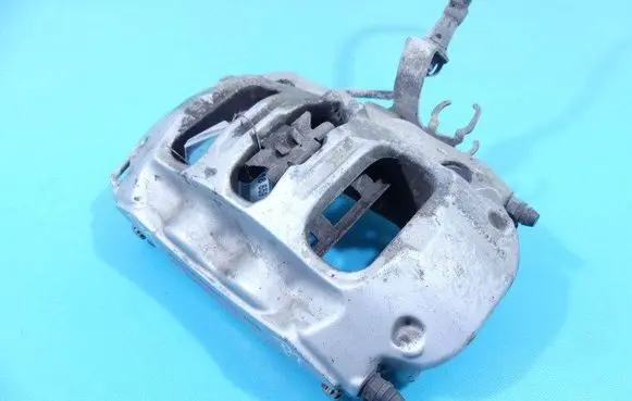 Rear brake caliper