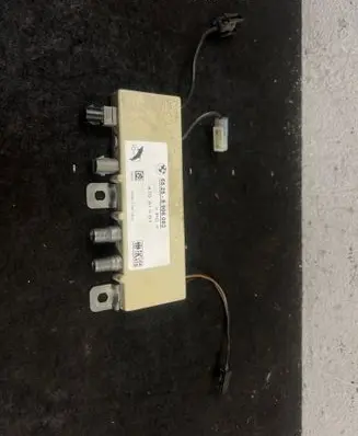 BMW 5 E39 Antenna control unit 65256906082 470A101