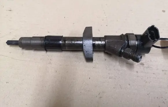 Renault Espace - Grand espace IV Fuel injector 0445110084