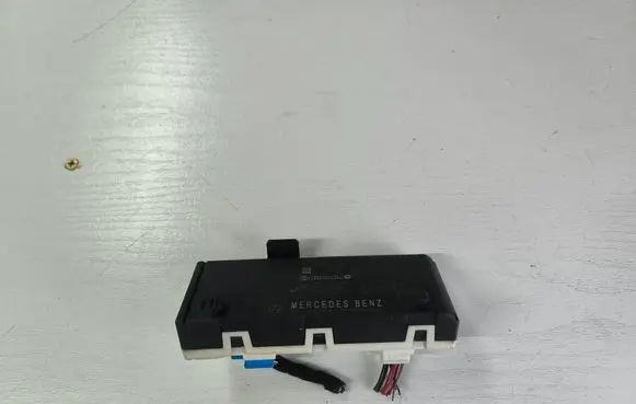 Mercedes-Benz C W205 Tailgate/trunk control unit/module A2229006008 02838278