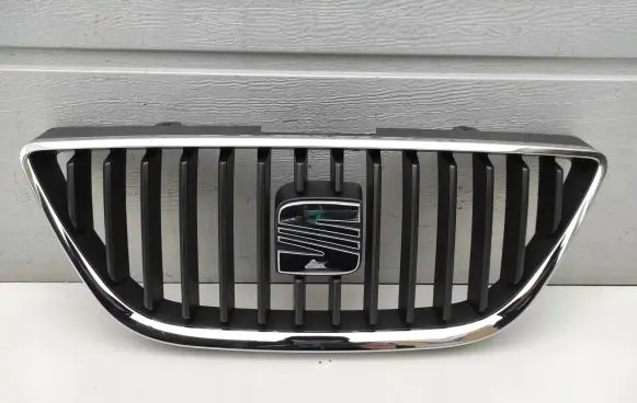 Seat Ibiza IV (6J,6P) Front bumper upper radiator grill 6J0853651