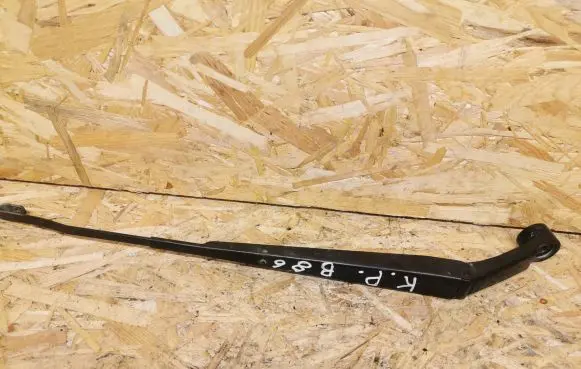 Toyota Hilux (AN10, AN20, AN30) Front wiper blade arm 6903 272W