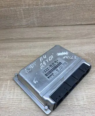 Audi A4 S4 B5 8D Engine control unit/module ECU 8D0907401A 0281001774