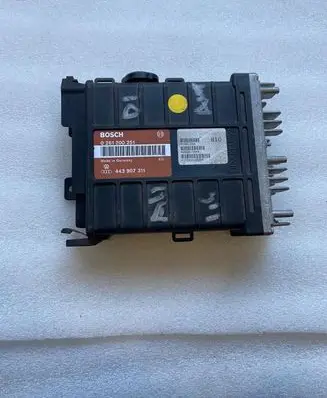 Volkswagen PASSAT B3 Engine control unit/module 443907311 0261200251 26SA1189