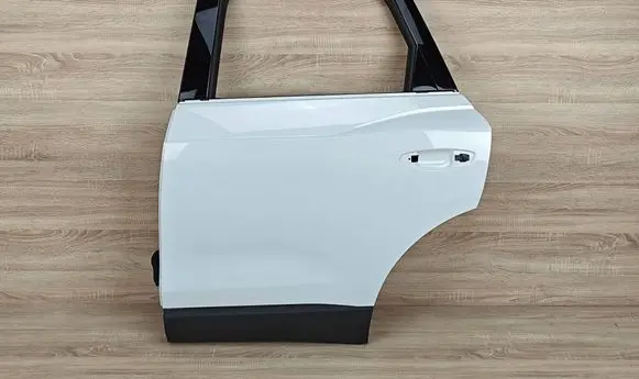 Audi Q3 F3 Rear door DRZLTN64