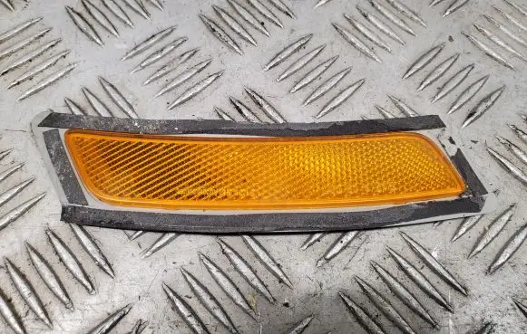 BMW 5 F10 F11 Front reflector 7203265