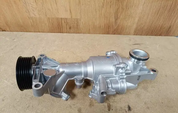 Mercedes-Benz GLC C253 Water pump A2742000900