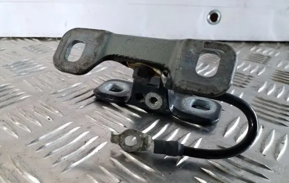 BMW X3 E83 Tailgate/trunk/boot hinge 3400377