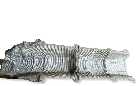 Renault Megane III Exhaust heat shield 747542466R