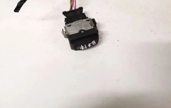 Renault Espace - Grand espace IV Central locking switch button 28082