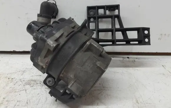 BMW 7 F01 F02 F03 F04 Electric auxiliary coolant/water pump 7566335 701360160