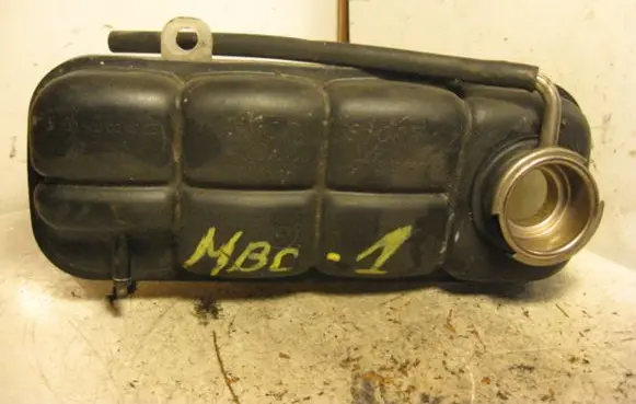 Mercedes-Benz C W202 Coolant expansion tank/reservoir 2025000249
