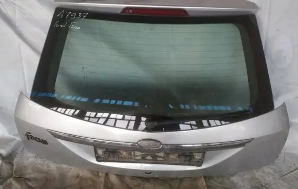 Ford Focus Tailgate/trunk/boot lid pilkas